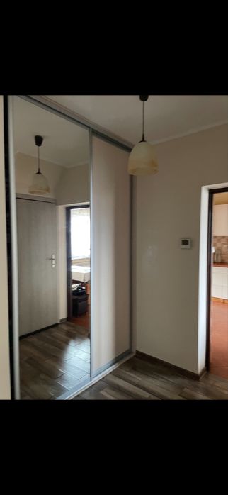 Szafa wnękowa z lustrem