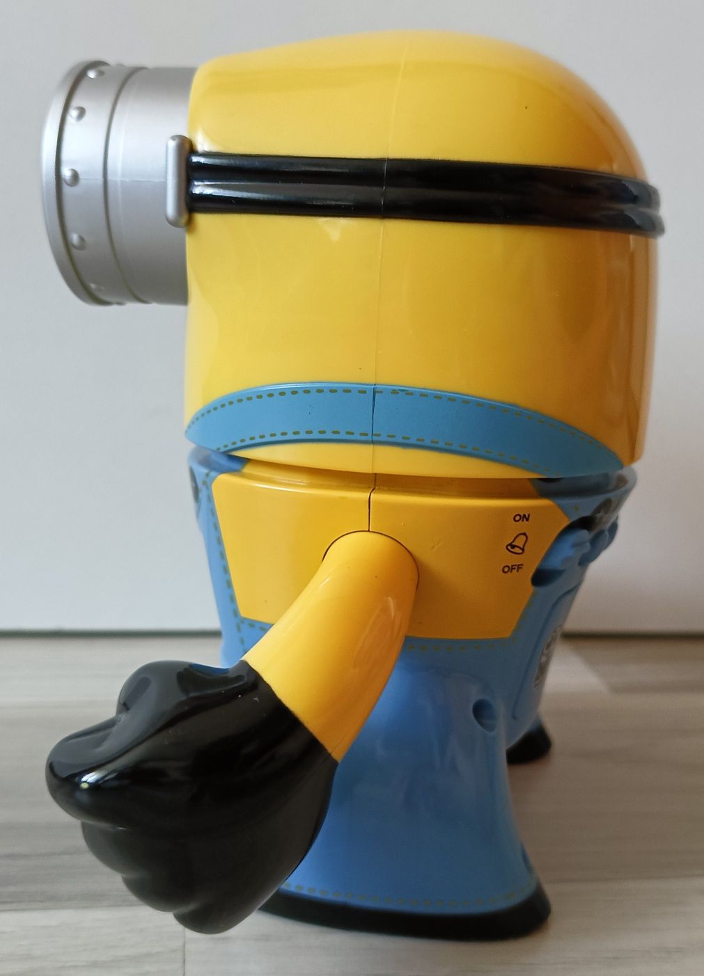 Clic Time BulbBotz Minionki Minionek Bob zegar Budzik Świeci 16cm