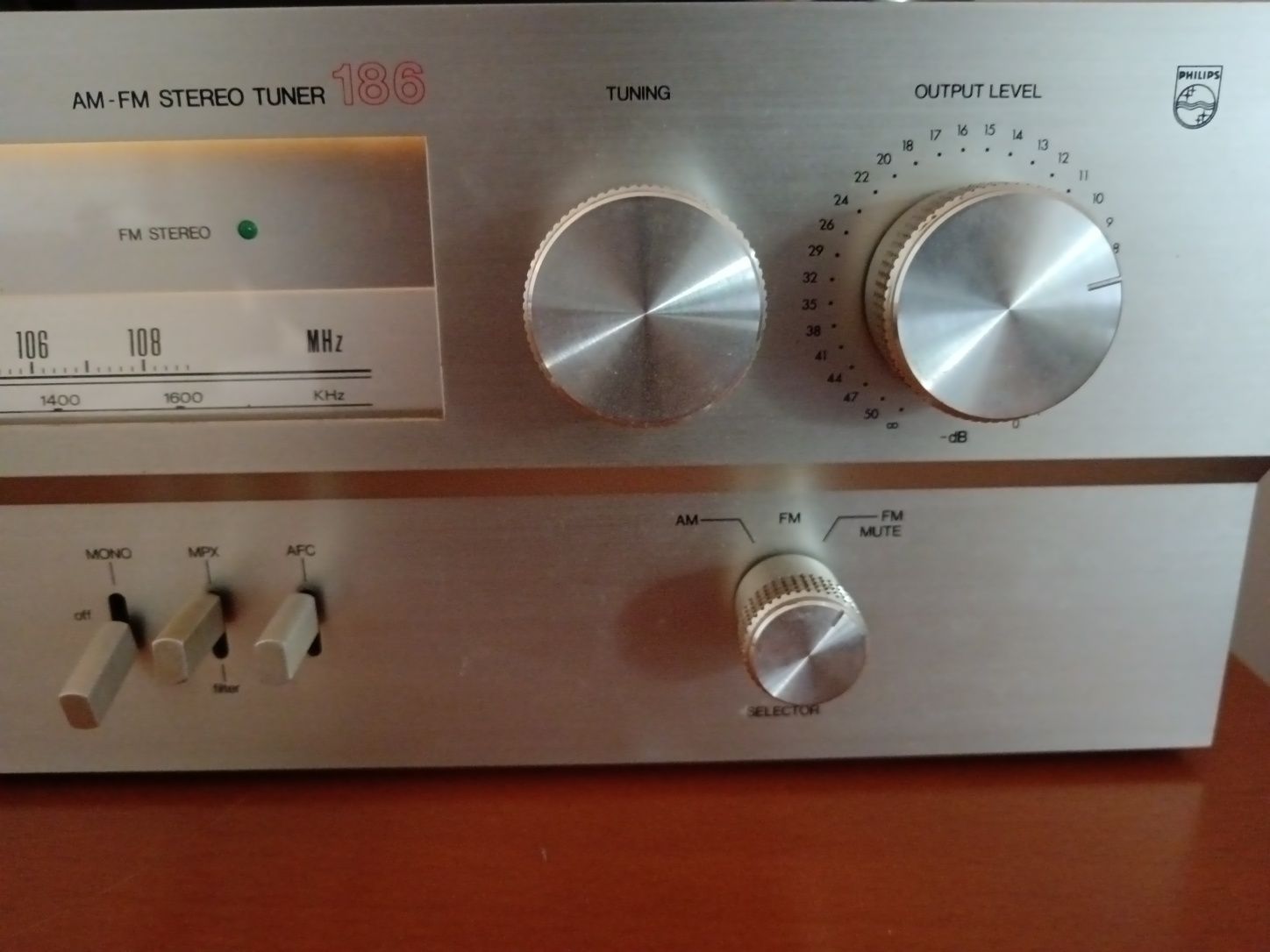 Philips AH186 AM FM tuner