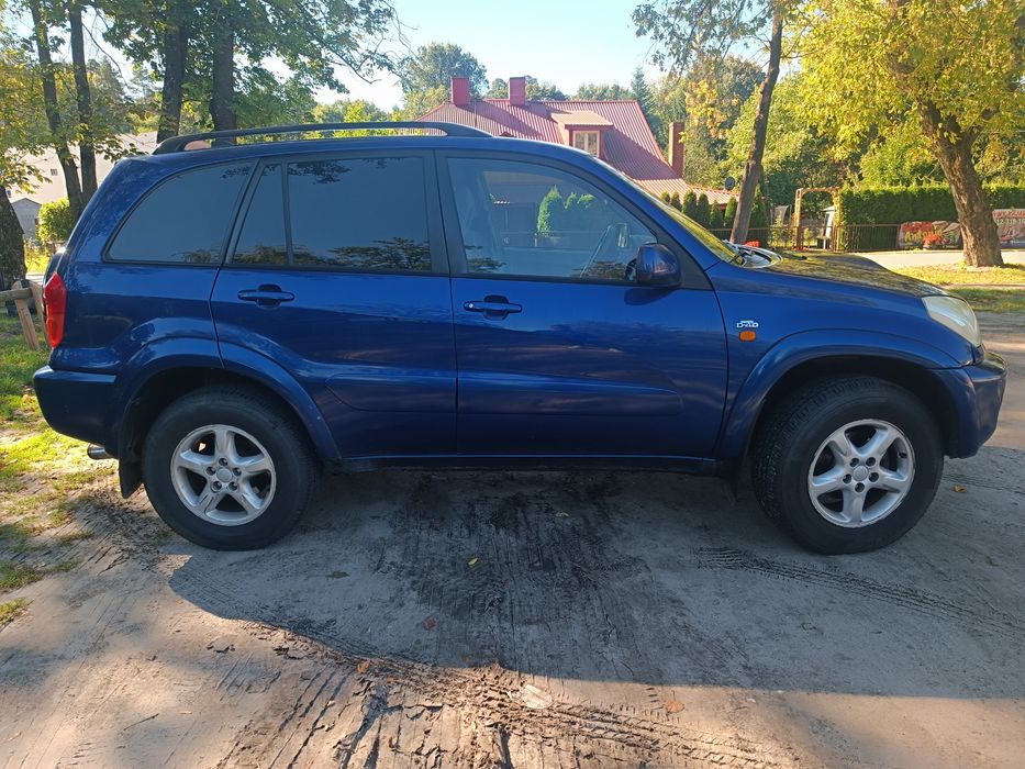 Toyota RAV4 z napędem 4x4 doinwestowana