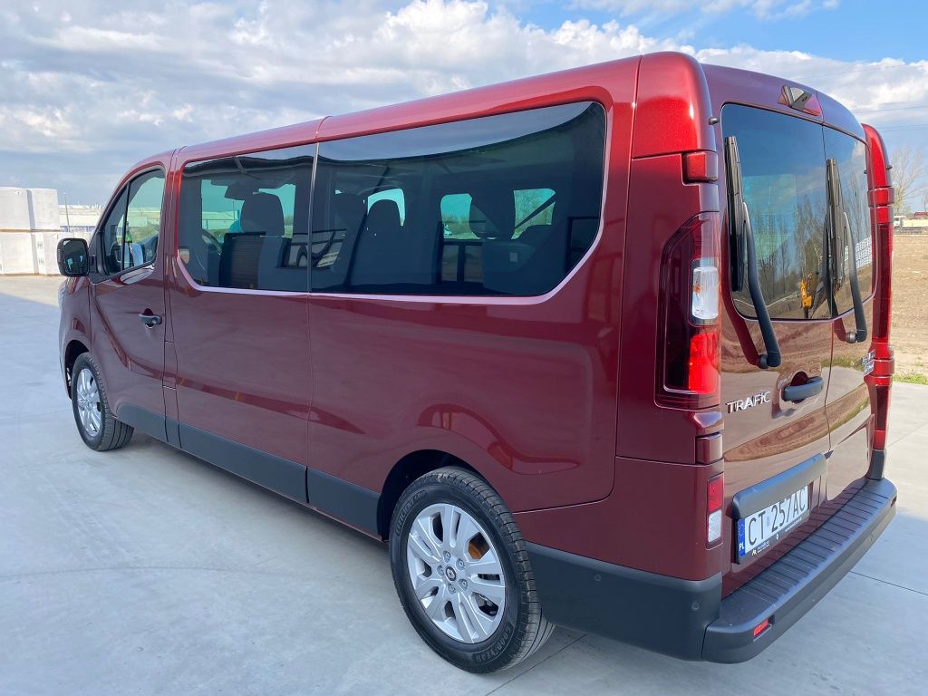 Wynajem Renault Trafic 9 osobowy 2024r. nowy model