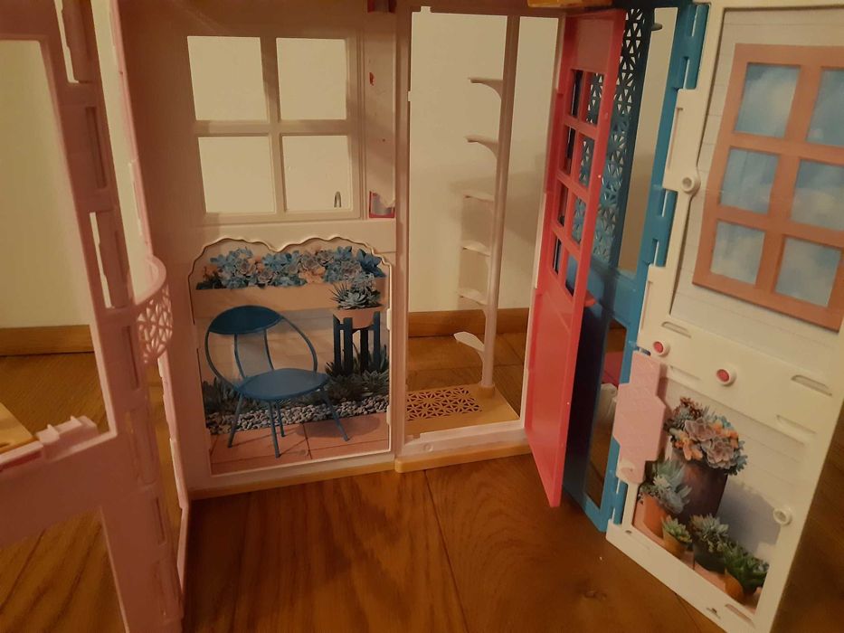Barbie Domek DVV47 z Lalką 2-piętrowy Dom SPA Łazienka Kuchnia Mattel