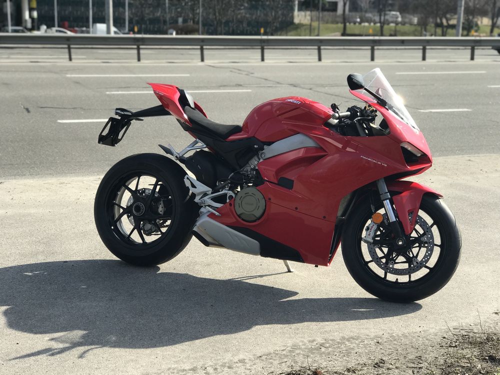 Мотоцикл Ducati Panigale V4