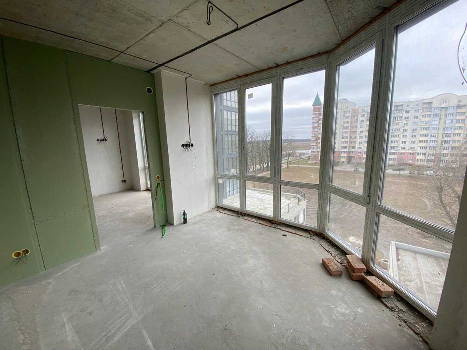 Продаж 2к.кв. перепланована на 3к. в ЖК Park Plaza, смт Чабани