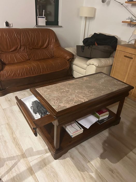 Mesa de centro de madeira e pedra