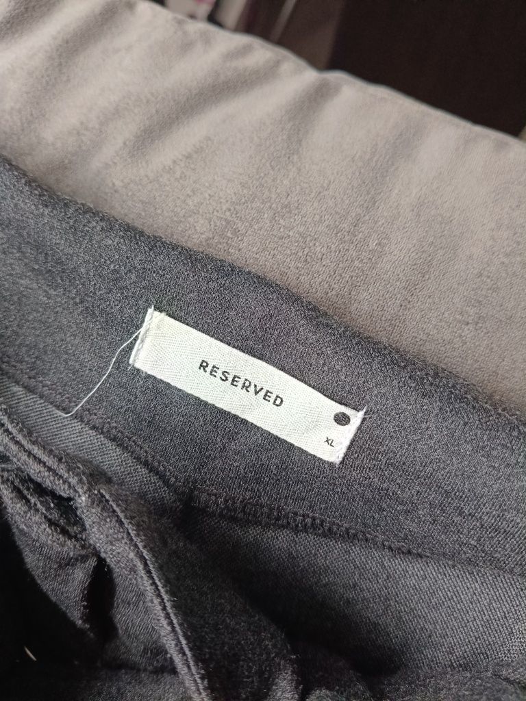 Spodnie z szerokimi nogawkami,szwedy z paskiem Reserved XL