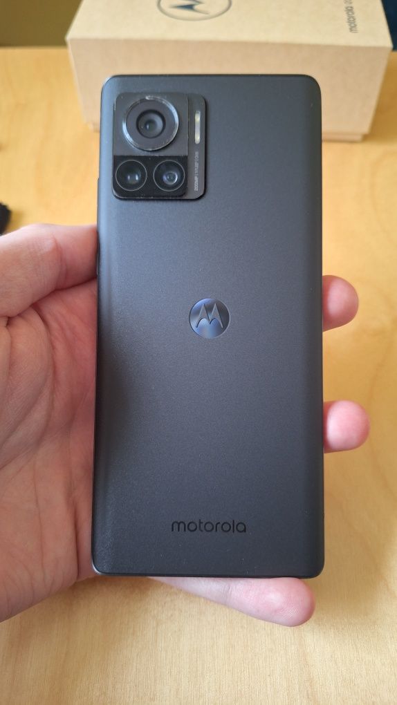 Motorola Edge 30 Ultra 5G 12/256GB 144Hz 200Mpx + słuchawki Bluetooth