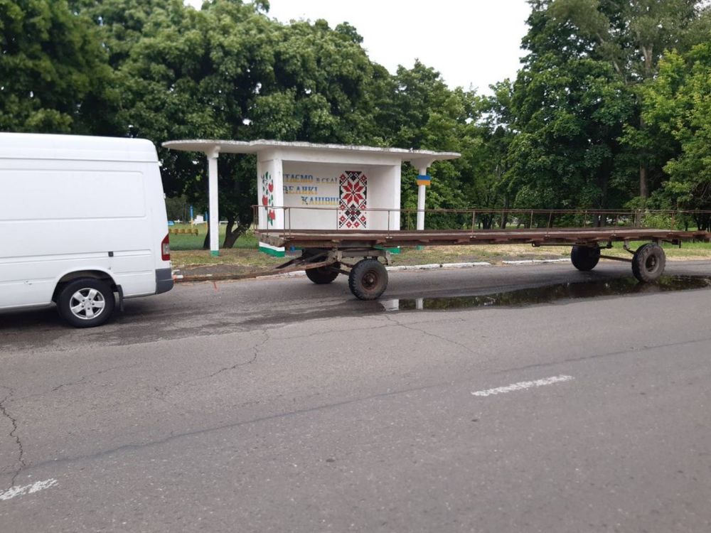 Причіп з вуликами