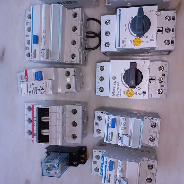 Disjuntores e modulos DIN