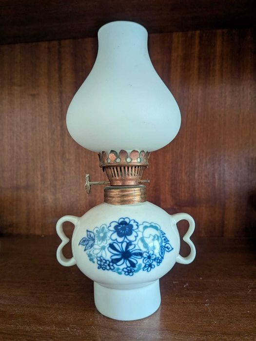 Malowana lampa naftowa PRL