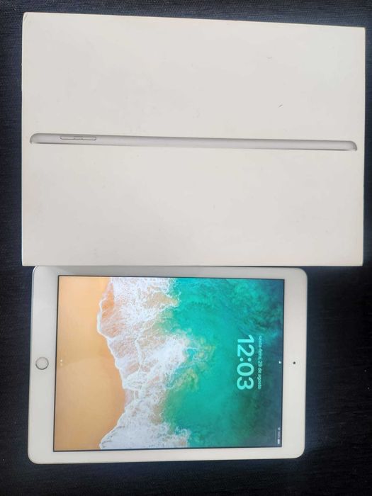 iPad (5ª geração) Wi-Fi Ecrã Multi-Touch de 9,7 polegadas