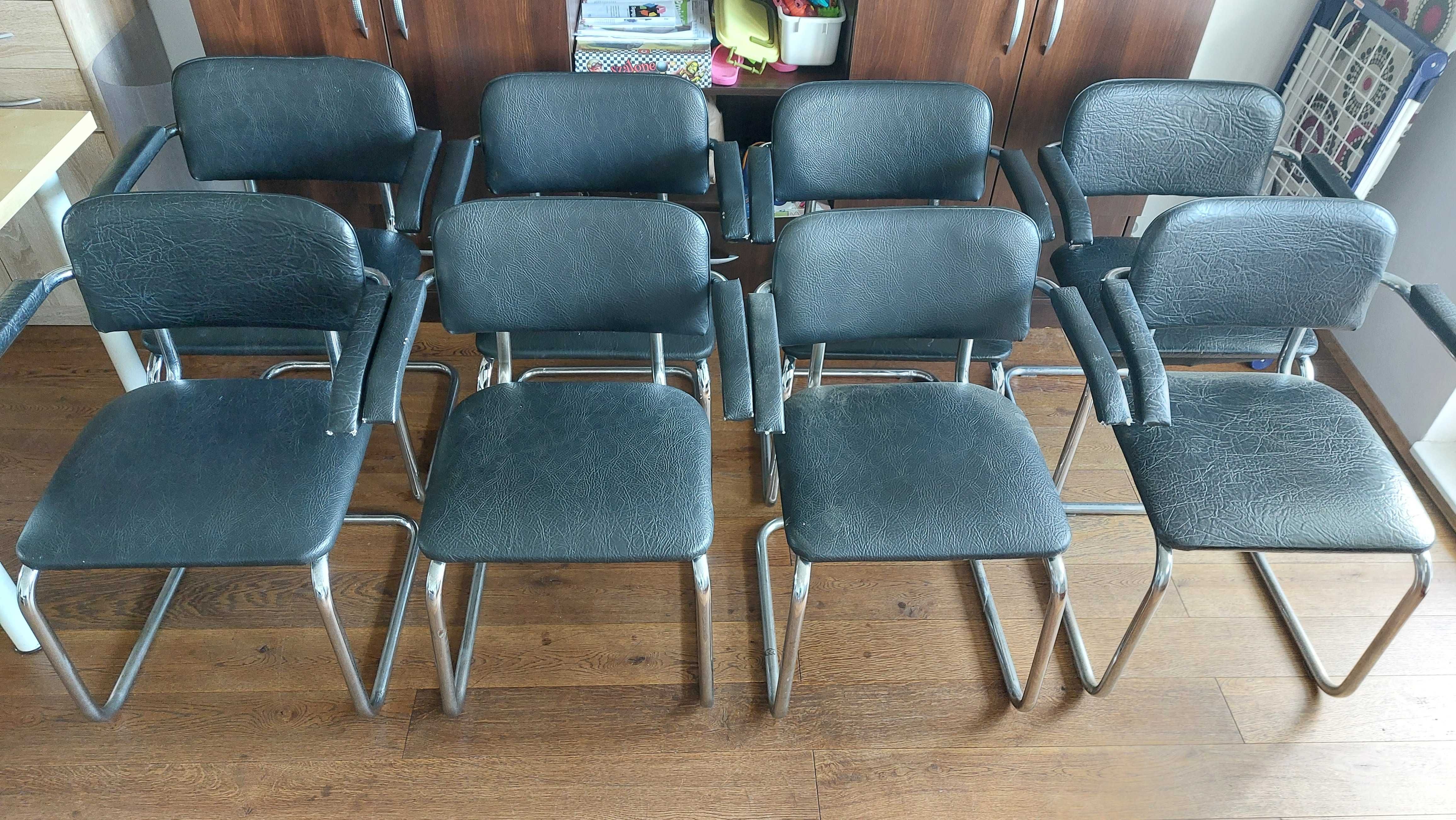 8 krzeseł typu Bauhaus