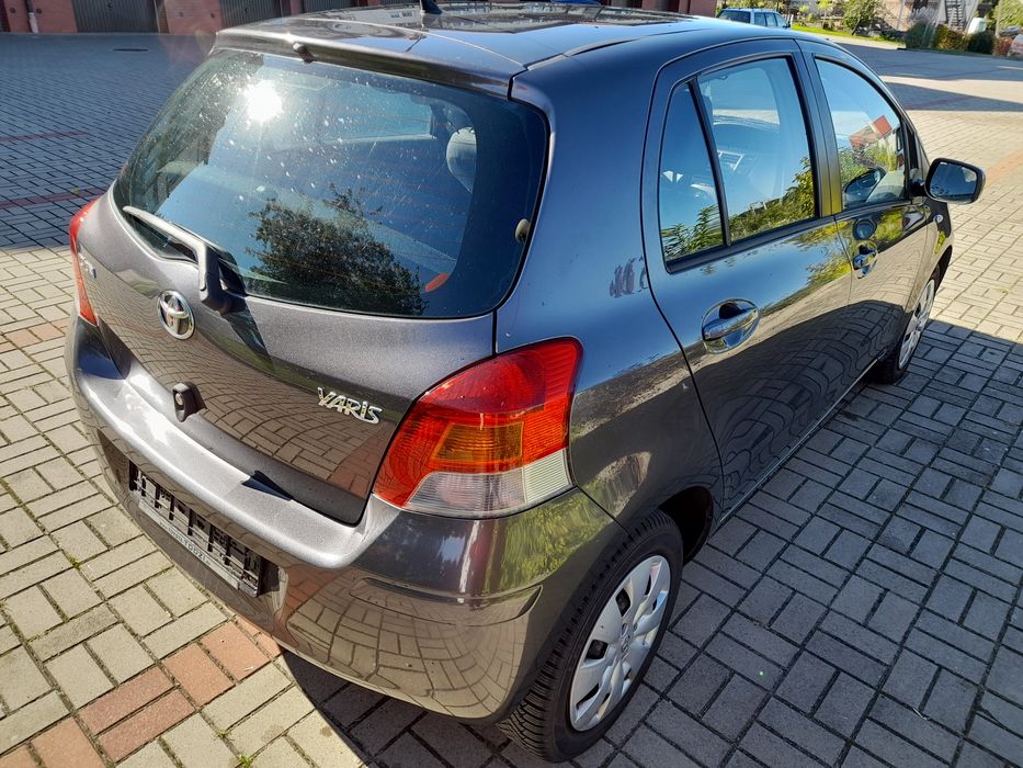 Zarejestrowany*1.33 VVTI benzyna*100KM*6biegów*5Drzwi*JedenWłaściciel*