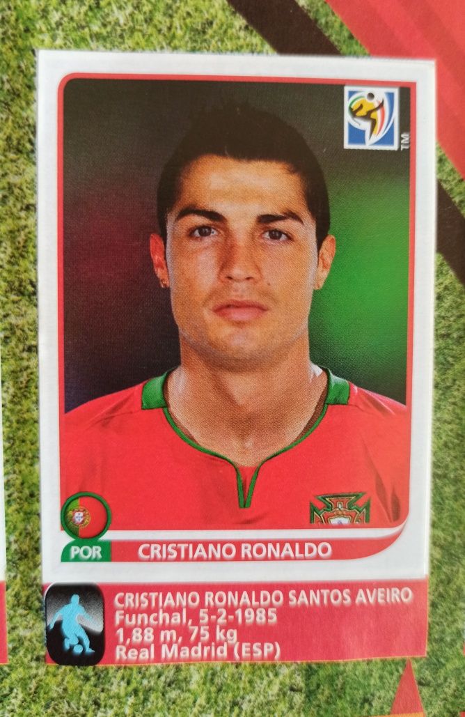 Caderneta Oficial Panini Mundial 2010 . incluí cromo Cristiano Ronaldo