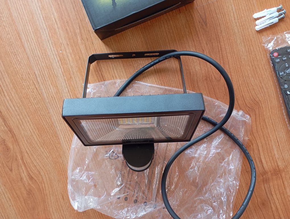 Projetor de led com sensor de presença