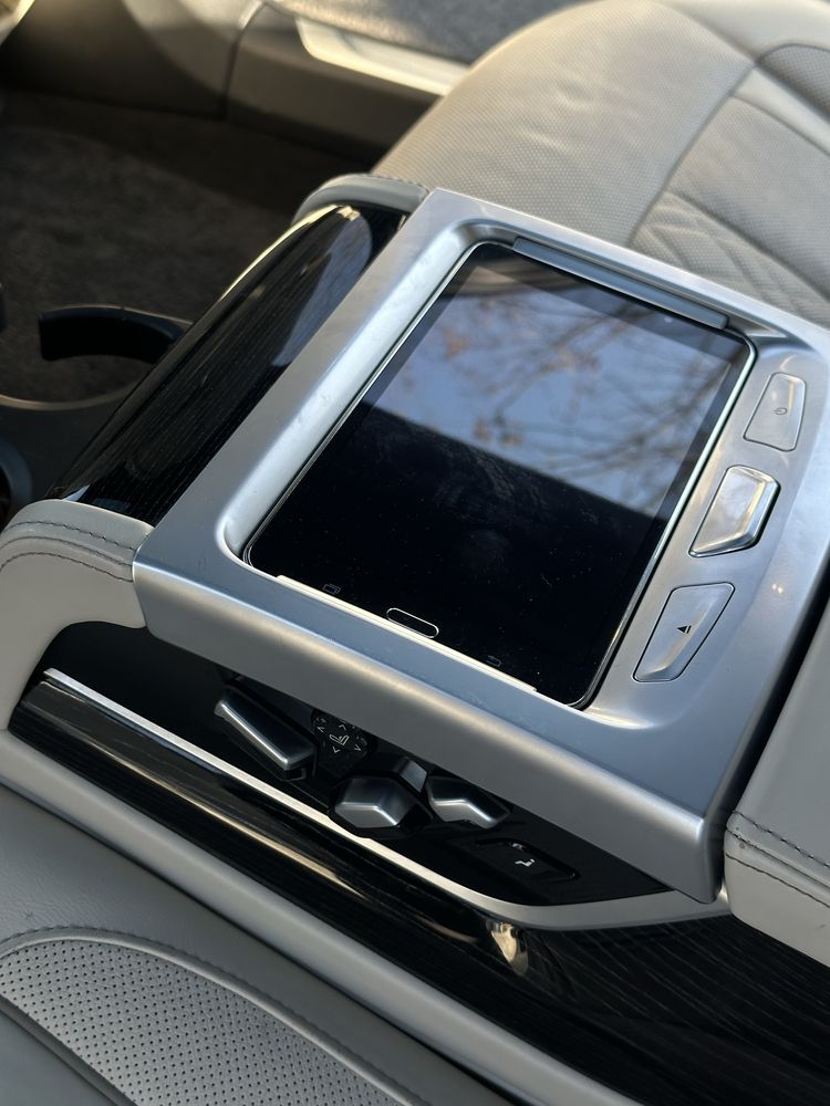 BMW i7 | 400 km | Ful Lounge