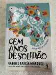 Livro "Cem anos de solidão"