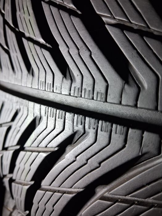 235/45 R 18 Michelin Pilot Alpin 5 шини б/в зима КОМПЛЕКТ