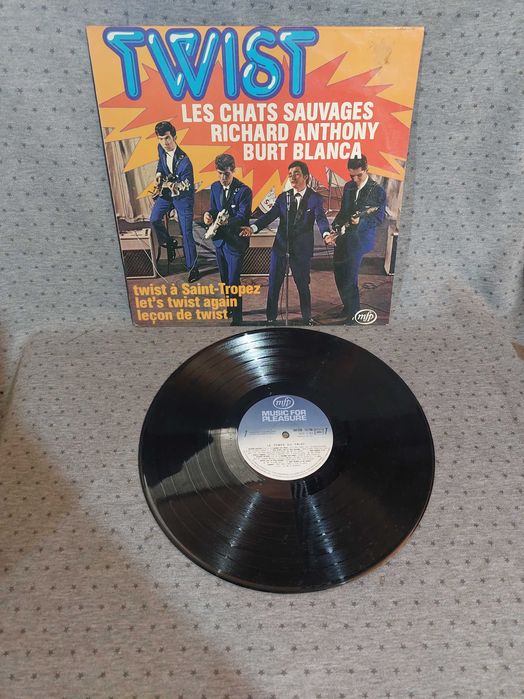 Discos de vinil elvis entre outros