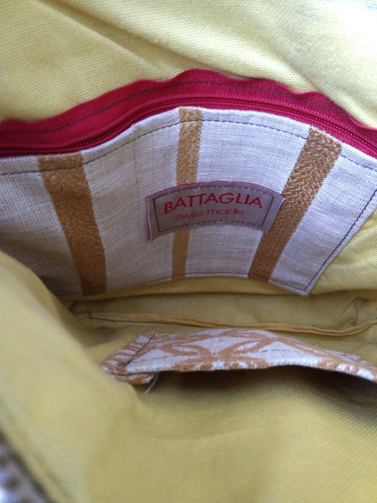 Фірмові сумки через плече: джинсова WEARPLAY, жовта шкіряна Battaglia
