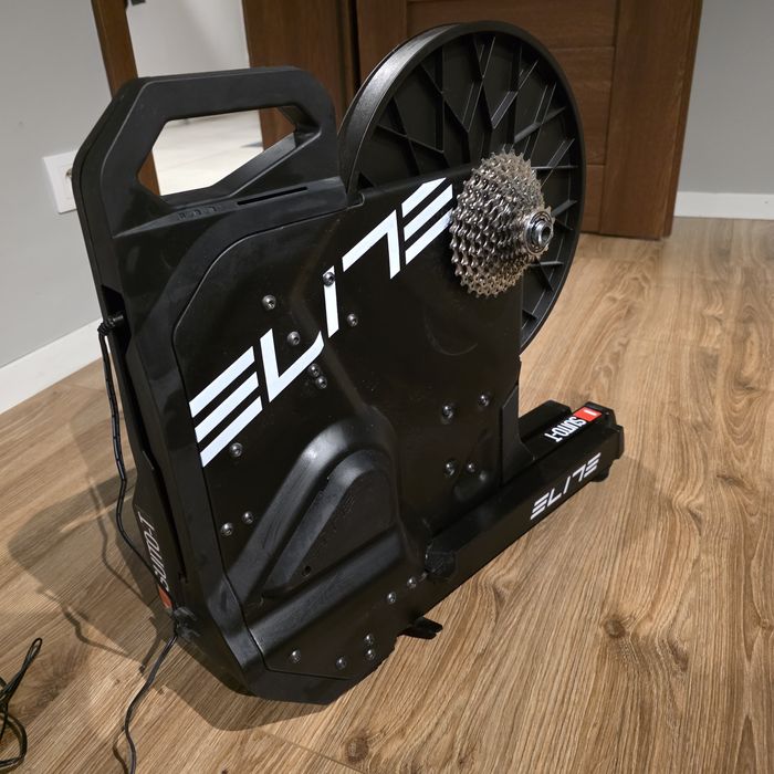 Trenażer rowerowy Elite sutio-t plus kaseta 105, 11 biegowa