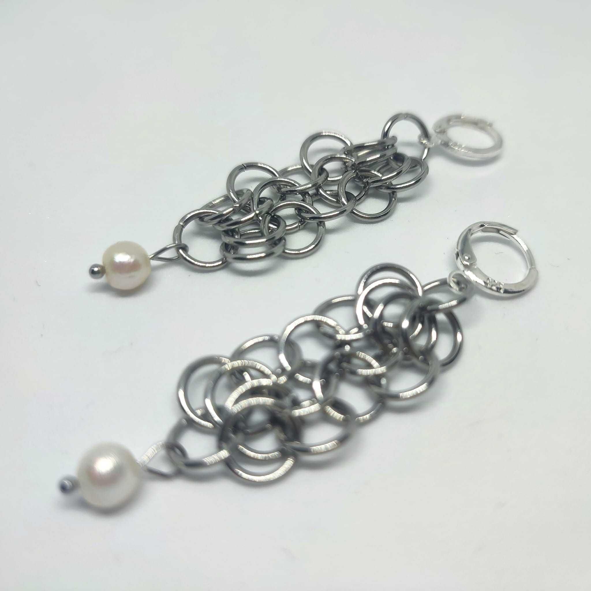 Kolczyki chainmail z perłami biżuteria w stylu wikingów fantasy gotyk