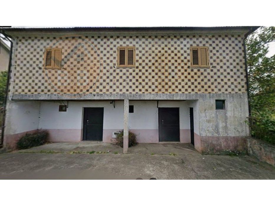 Moradia T4 com terreno, em Cavez, Cabeceiras de Basto