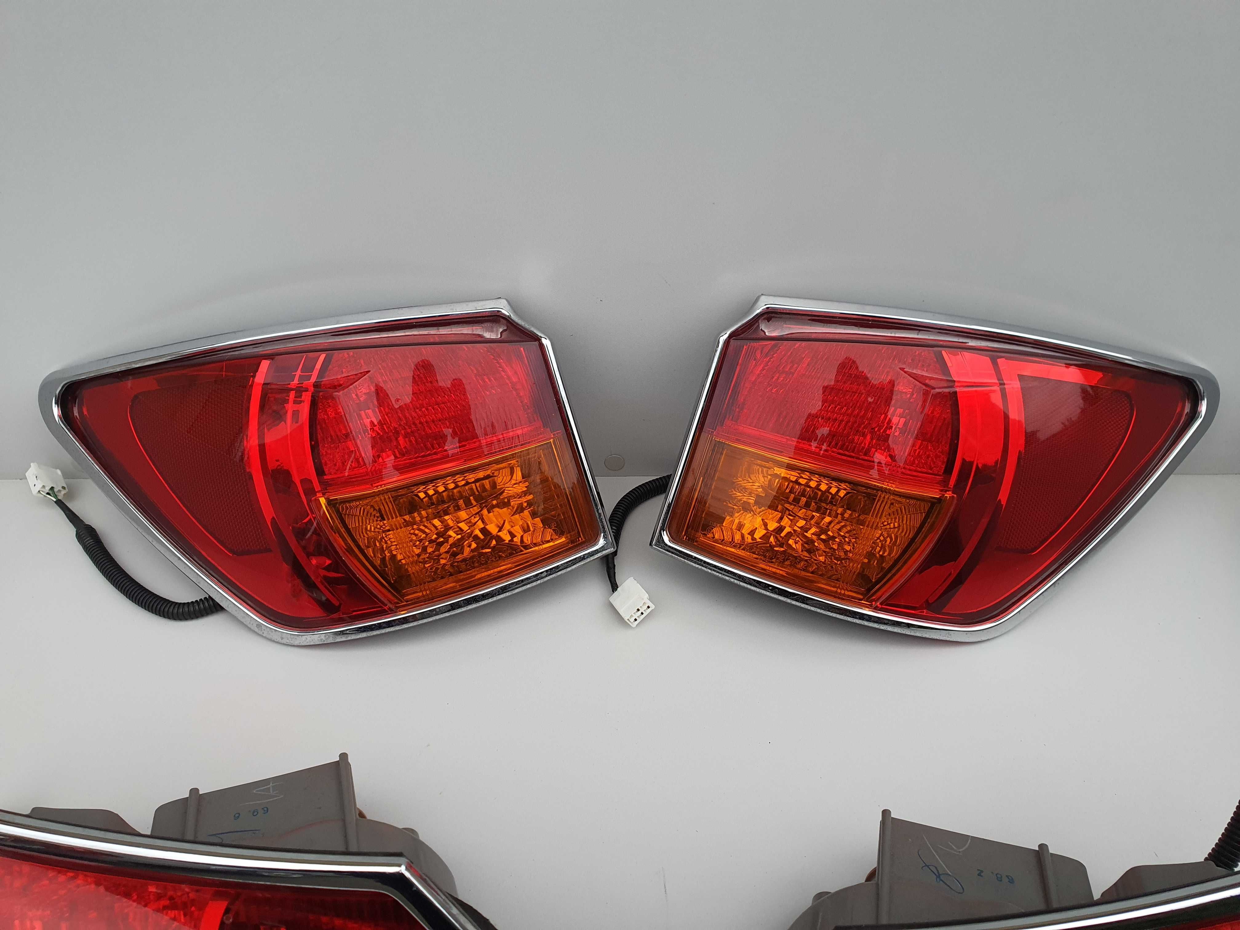 LEXUS IS220 IS250 lampy tylne z ramkami chrom 06-13
