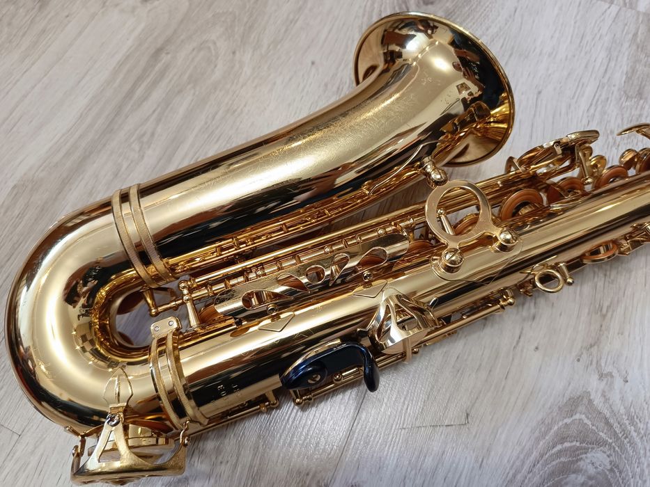 Saksofon altowy Jupiter JAS 2069 model Custom 2000.