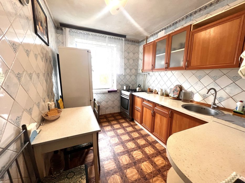 Продаж 3к.квартири по вул.Депутатська 6,метро Святошино 7хв.ходьби