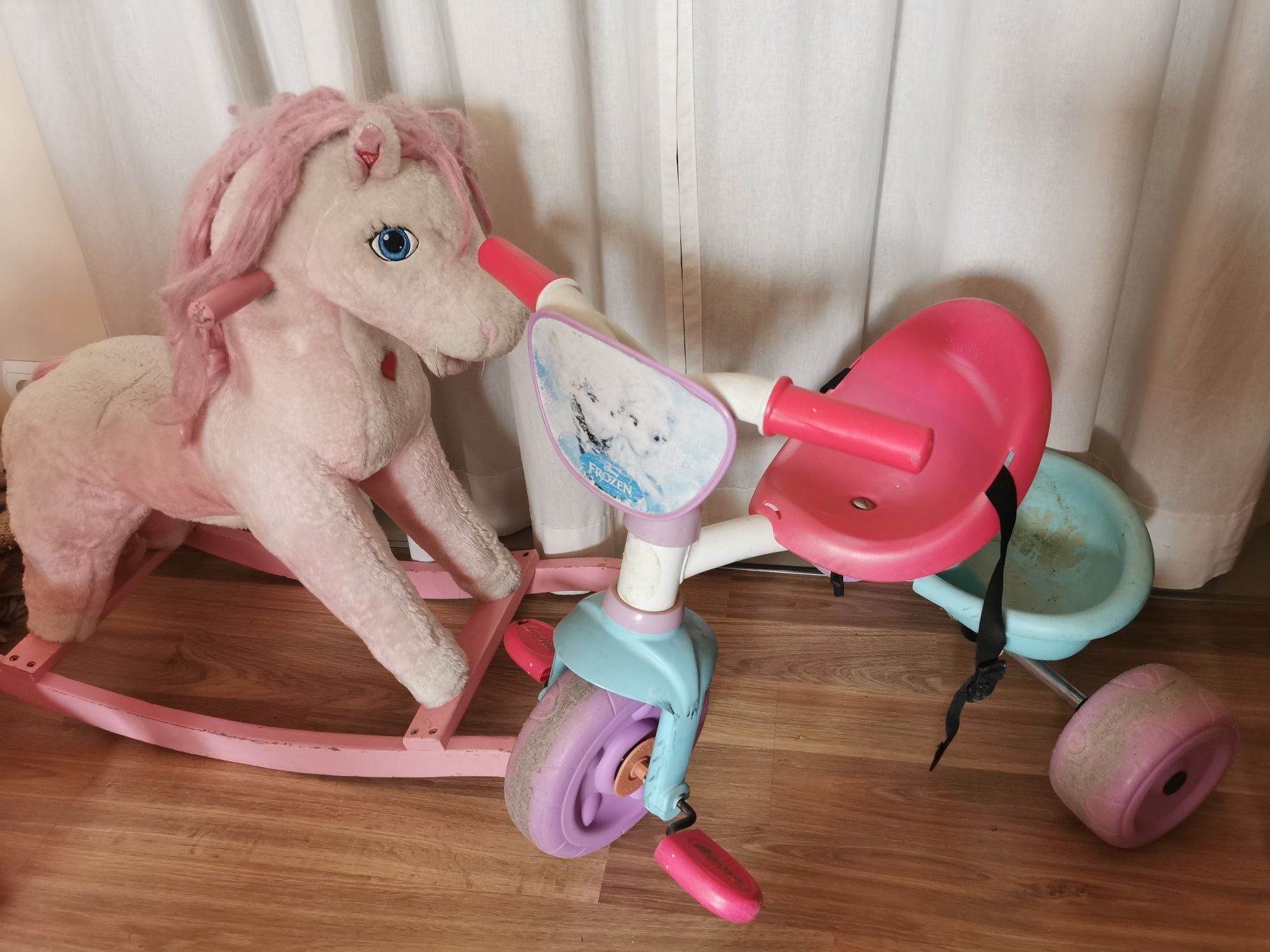 Zabawki, konik na biegunach, rowerek dla dziewczynki