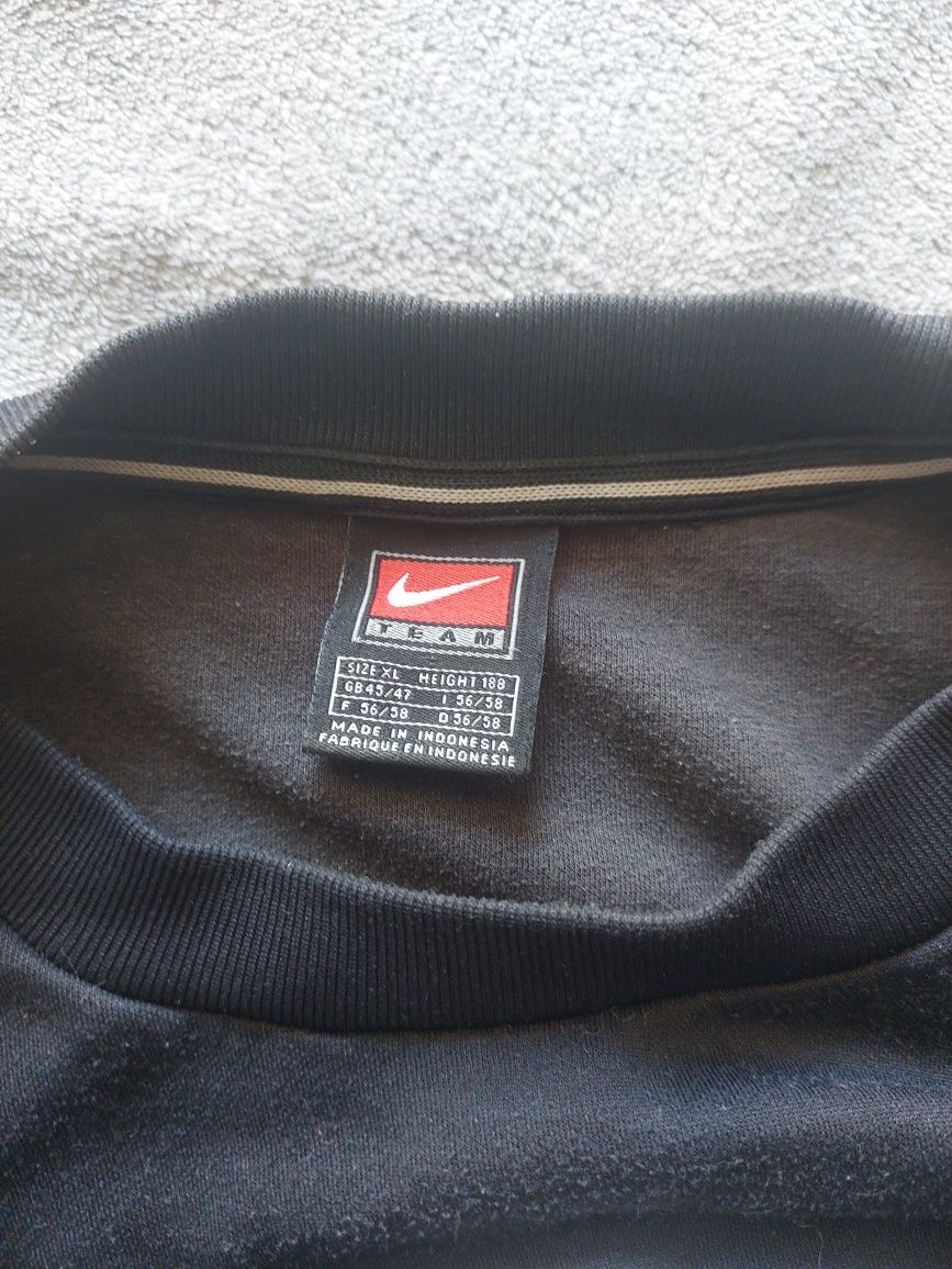 Czarny crewneck nike