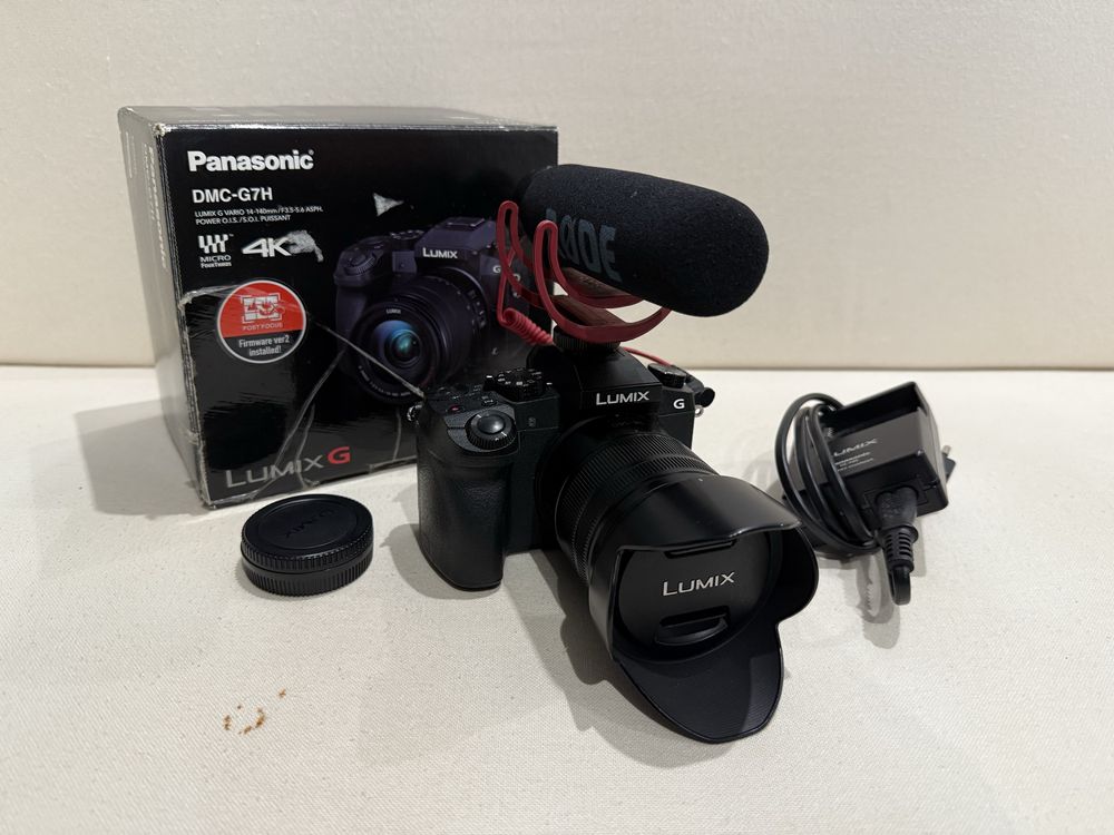 Panasonic Lumix G7 + Lente Lumix 14-140mm F3.5-5.6 + Microfone RODE