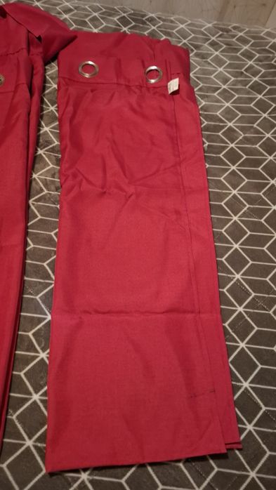 Cortinados vermelhos