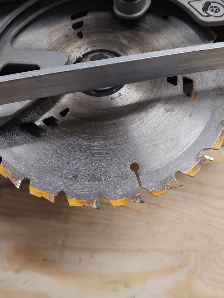 Dewalt dcs 570 pilarka ręczna z akumulatorem 9Ah