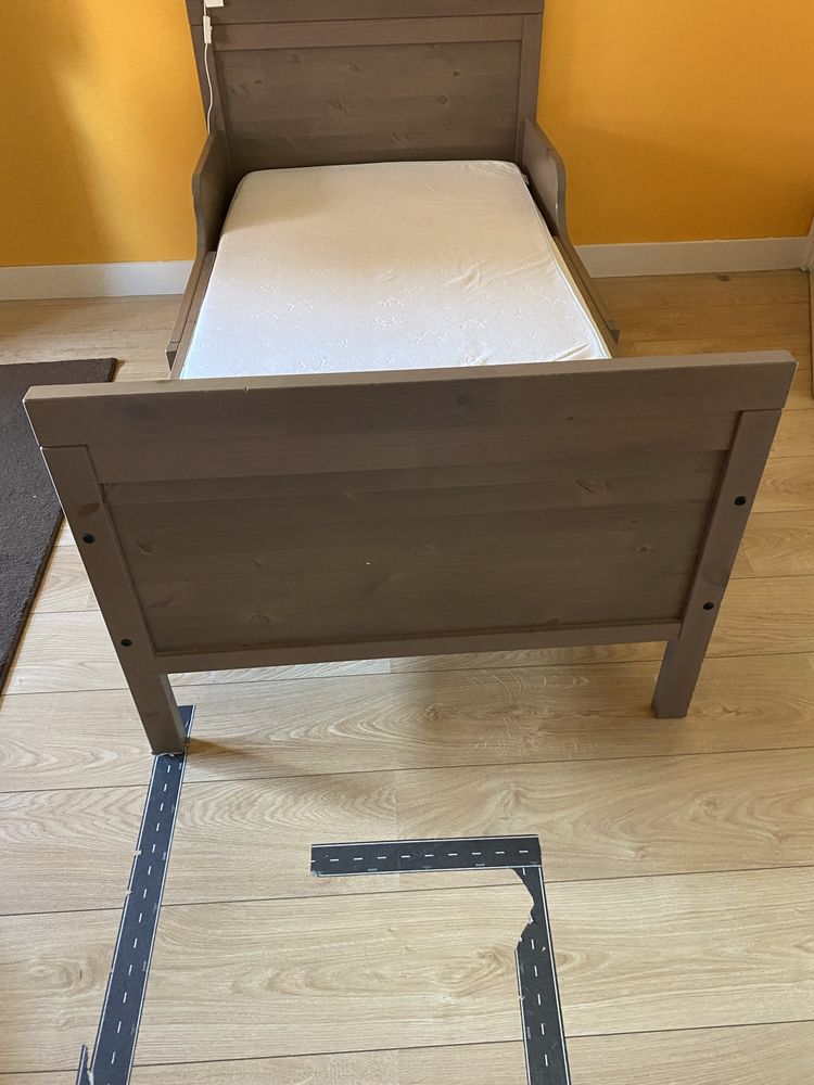 Cama criança extensível SUNDVIK da Ikea com colchão