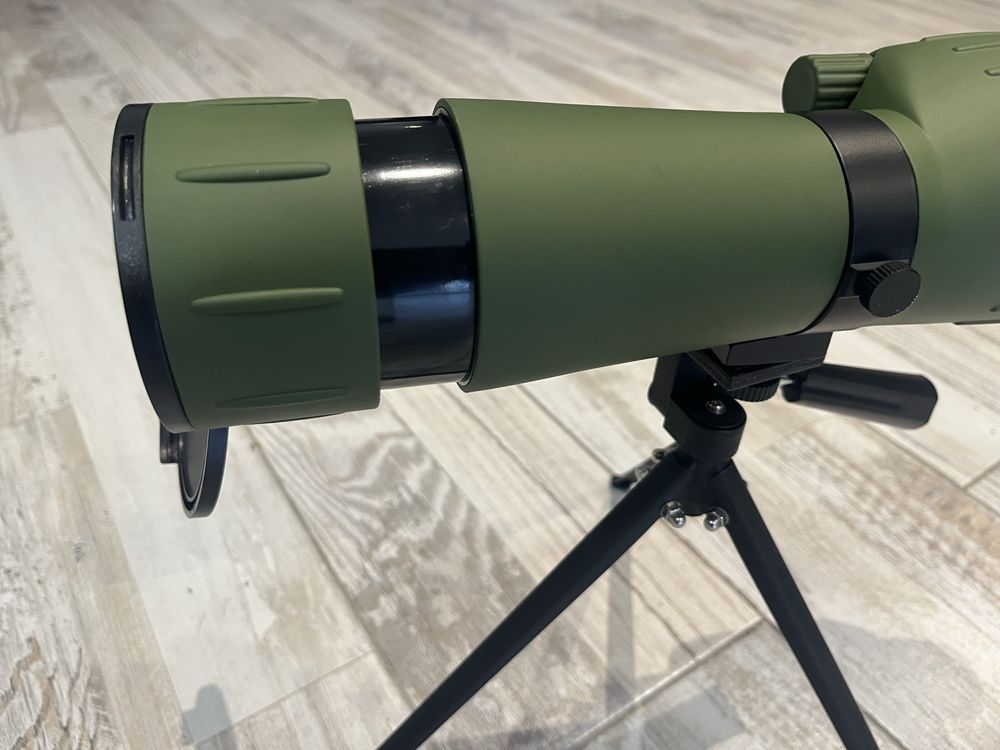 Telescopio monoculo Konus 20-60X70
