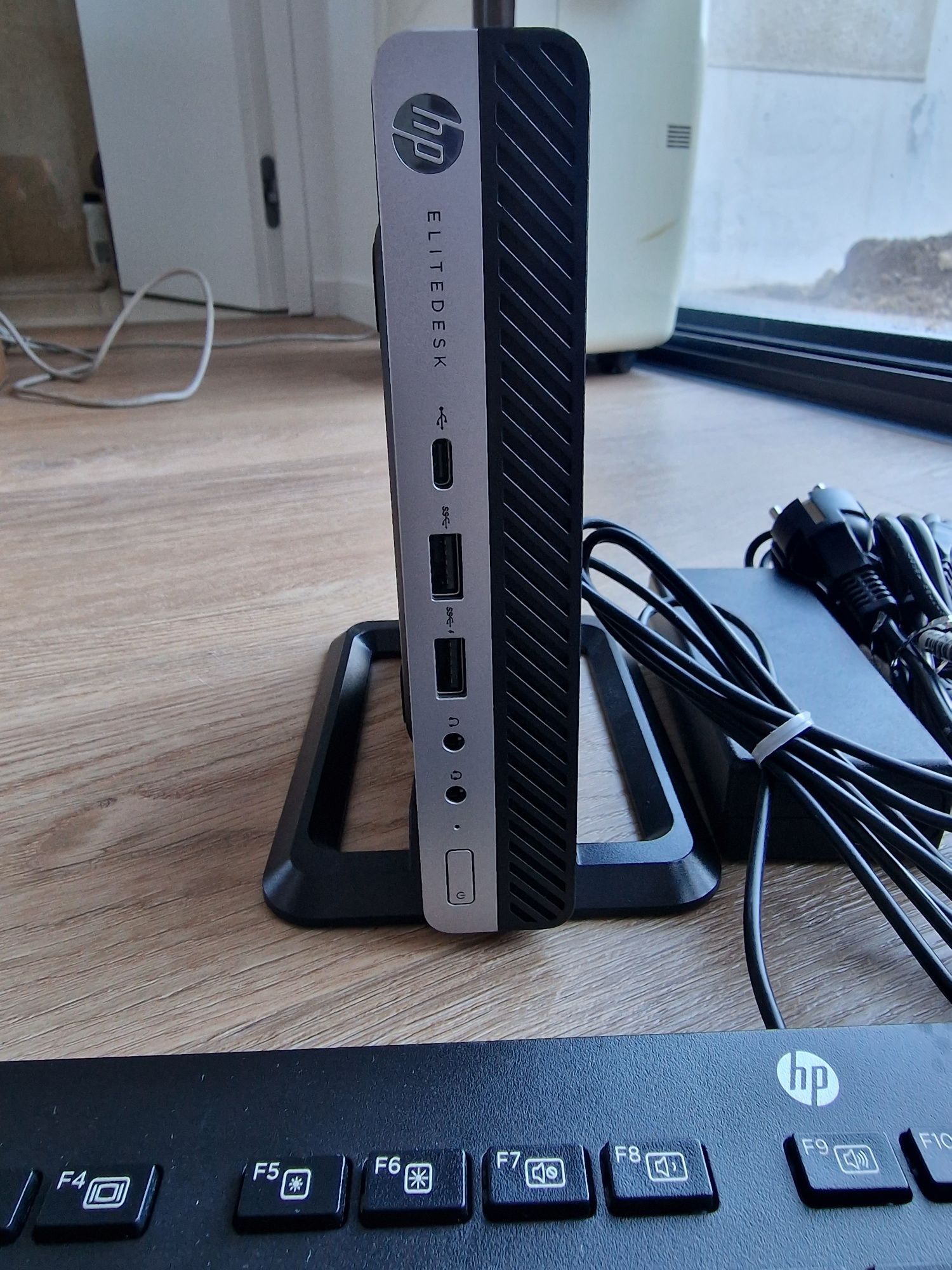 Mini PC HP Elitedesk 800 G4 i5 + Monitor TV 24"