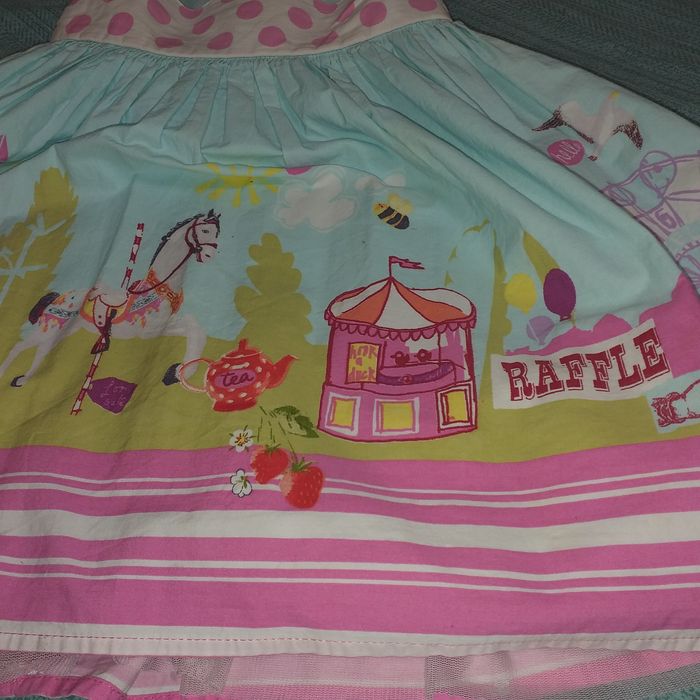 Нарядное платье Next на 4-5 лет