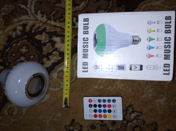 Светодиодная лампа с Bluetooth колонкой Bulb 12Вт в патрон Е27, RGB