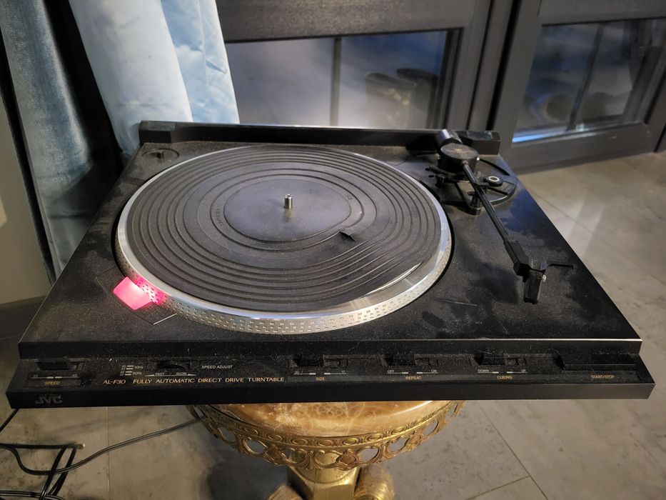 Програвач вінілі jvc