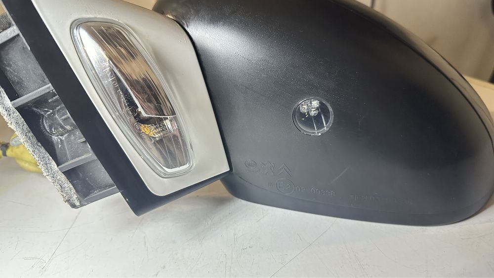 Дзеркало ліве Сітроен пежо