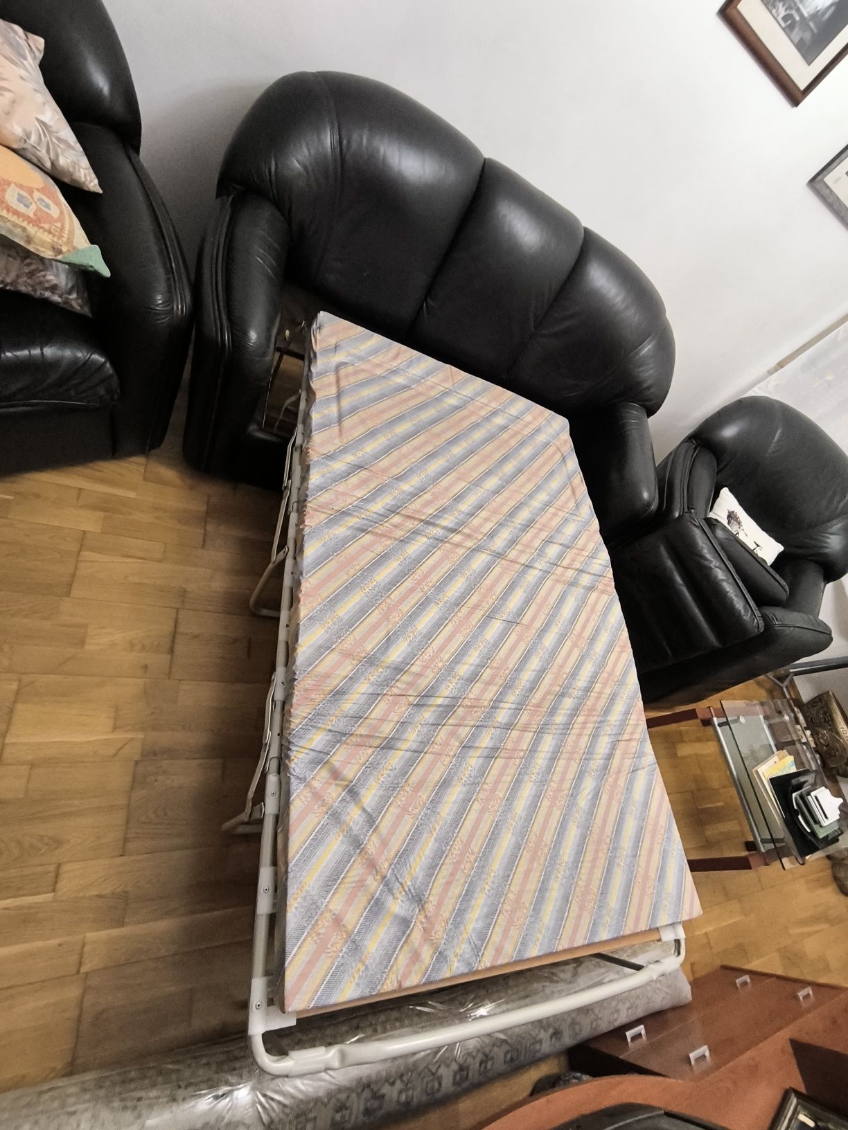 Conjunto de Sofás em Pele
