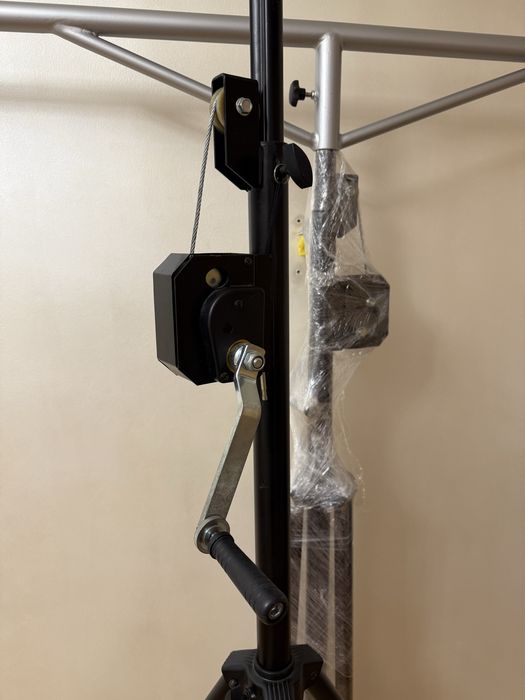 Стійка штатив для освітлення з підйомним механізмом (з лебідкою)