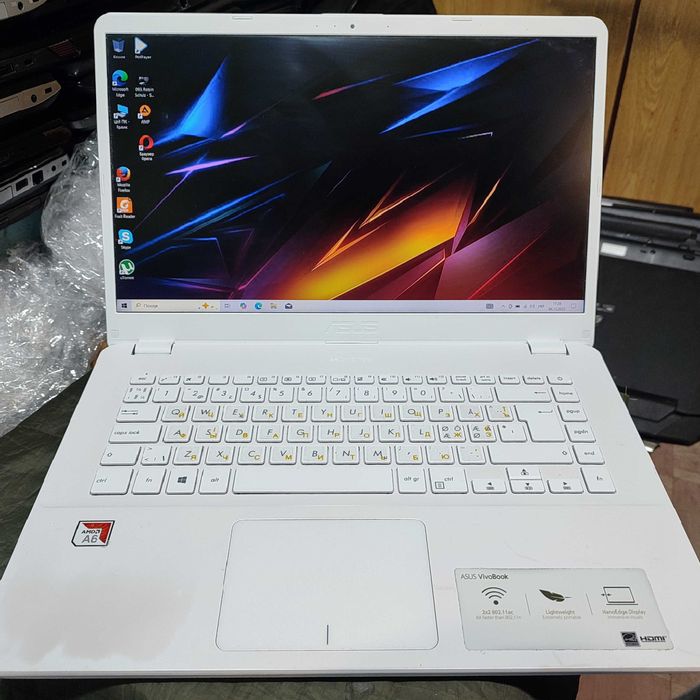 Ноутбук Asus R504B 15.6” FHD/IPS A6-9225/4 DDR4/SSD256/RADEON R4/Web