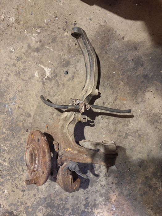 Lewa zwrotnica mitshubishi Galant