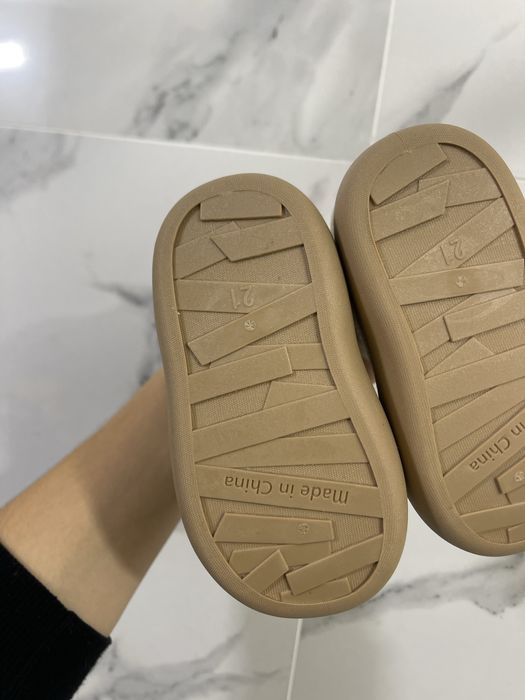 Нові дитячі уги