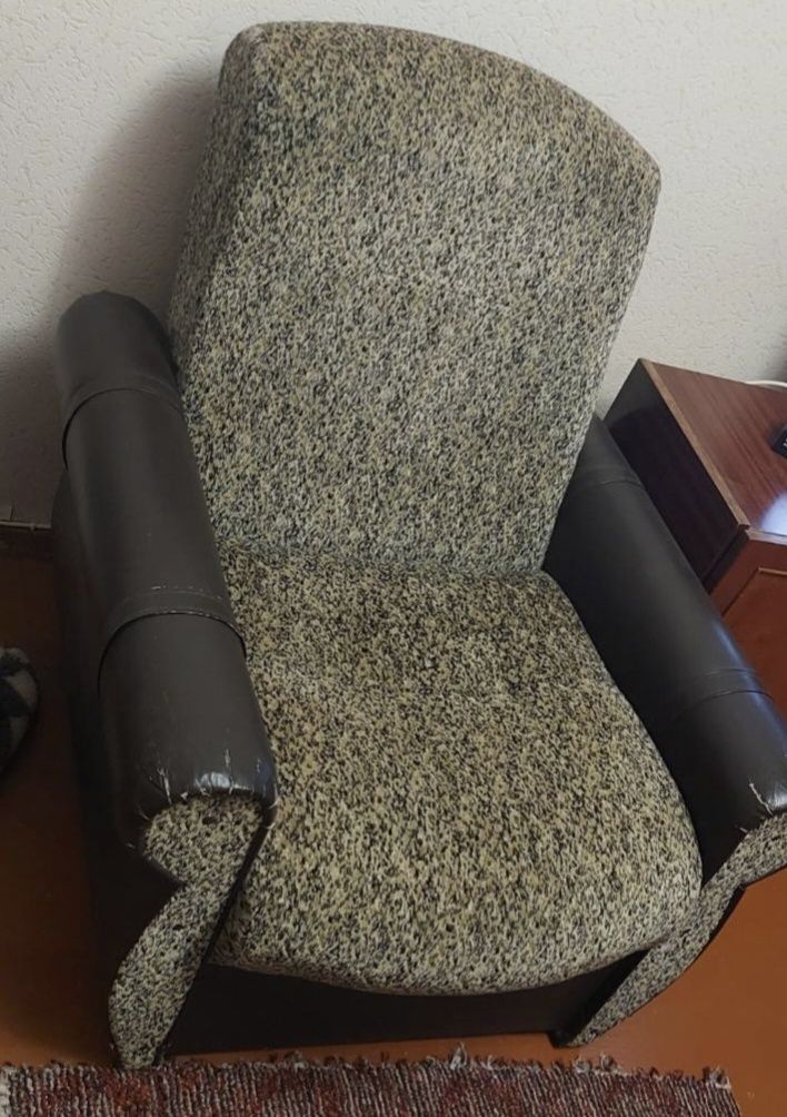 Кресло для гостиной