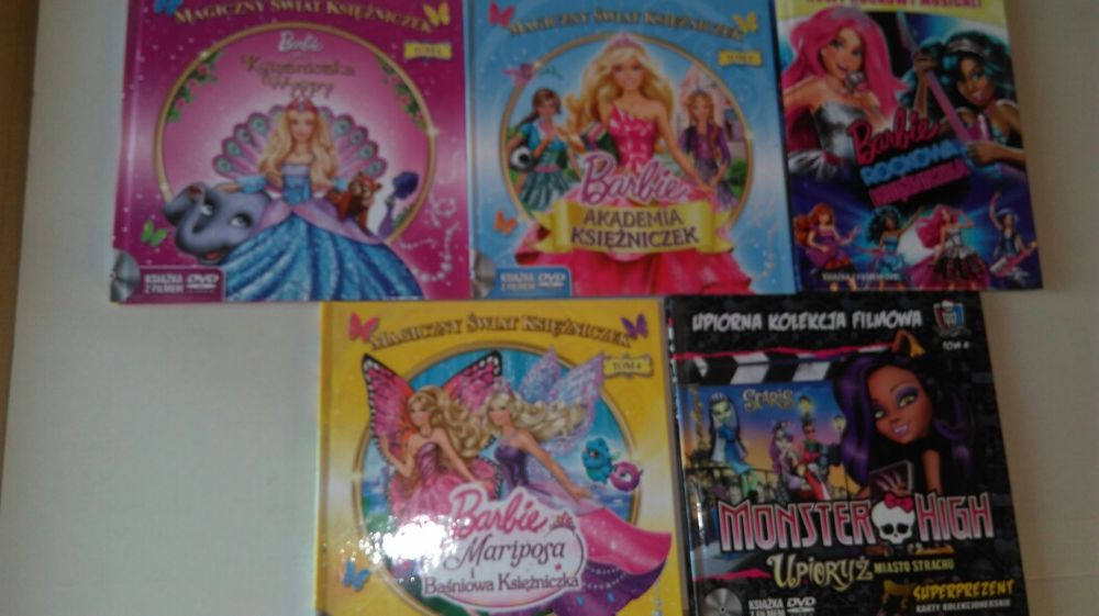 Barbie, Monster High - 5 książek z DVD