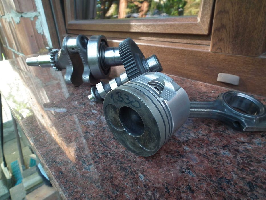 Hatz 1B30 wał tłok korbowód wałek rozrządu